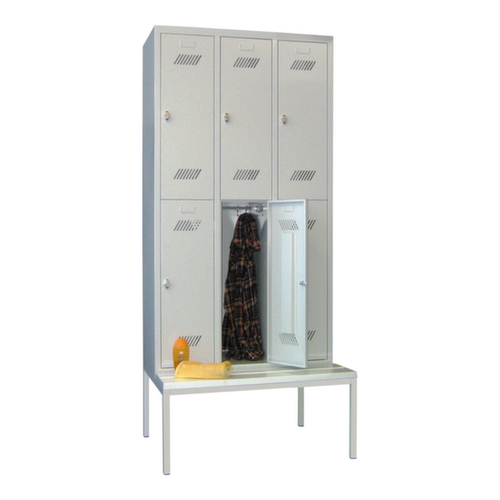 PAVOY Doppelstöckiger Umkleideschrank Basis mit Sitzbank + 3x2 Abteile, Abteilbreite 300 mm