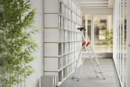 Hailo Einseitige Stufenstehleiter StandardLine L60 mit Ablageschale, 7 Riffelblechstufe(n)