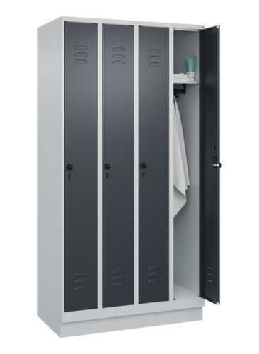 C+P Spind Classic Plus mit 4 Abteilen, Abteilbreite 250 mm