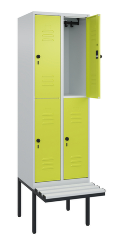 C+P Doppelstöckiger Spind Classic Plus mit Sitzbank, Abteilbreite 300 mm