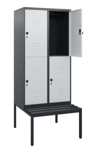 C+P Doppelstöckiger Spind Classic Plus mit Sitzbank, Abteilbreite 400 mm