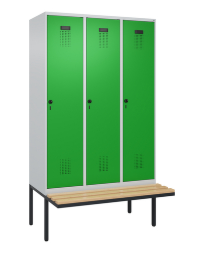 C+P Schwarz-Weiß-Spind Evolo PLUS mit Sitzbank, Abteilbreite 400 mm
