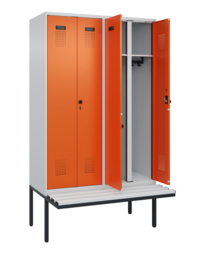 C+P Schwarz-Weiß-Spind Evolo PLUS mit Doppelabteil und Sitzbank, Abteilbreite 300 mm