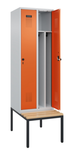 C+P Schwarz-Weiß-Spind Evolo PLUS mit Sitzbank, Abteilbreite 300 mm