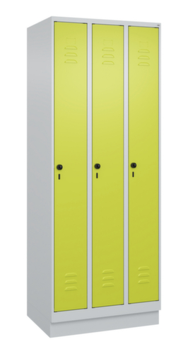 C+P Spind Classic Plus mit 3 Abteilen, Abteilbreite 250 mm