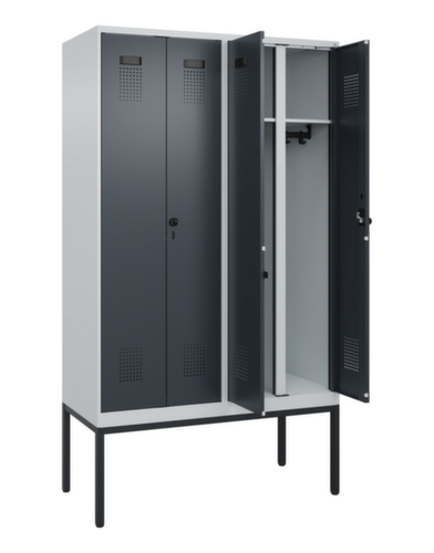 C+P Schwarz-Weiß-Spind Evolo PLUS mit Doppelabteil, Abteilbreite 300 mm