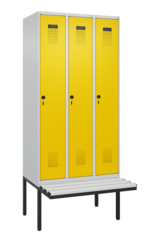 C+P Schwarz-Weiß-Spind Evolo PLUS mit Sitzbank, Abteilbreite 300 mm