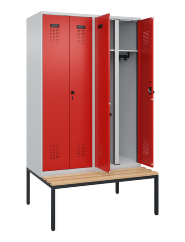 C+P Schwarz-Weiß-Spind Evolo PLUS mit Doppelabteil und Sitzbank, Abteilbreite 300 mm