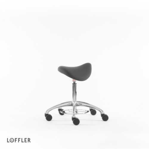 Löffler Sattelsitzhocker Sedlo mit Fußauslösung, Sitz grau, Rollen Standard 2 L