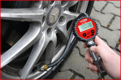 KS Tools Digitaler Druckluft-Reifenfüllmesser Standard 7 L