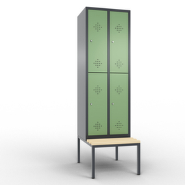 C+P Doppelstöckiger Umkleideschrank Classic mit Sitzbank + 2x2 Abteile, Abteilbreite 300 mm