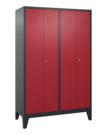 C+P Garderobenschrank Classic mit 4 Abteilen Türen geschlitzt, Abteilbreite 300 mm