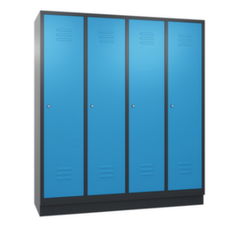 C+P Garderobenschrank Classic mit 4 Abteilen + Mitteltrennwand + Türen geschlitzt, Abteilbreite 400 mm