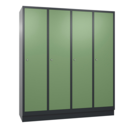 C+P Garderobenschrank Classic mit glatten Türen und 4 Abteilen, Abteilbreite 400 mm
