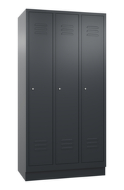 C+P Garderobenschrank Classic mit Lüftungsschlitzen und 3 Abteilen, Abteilbreite 300 mm