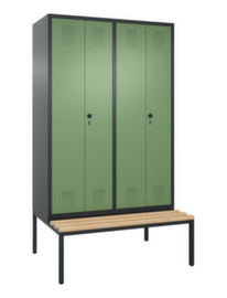 C+P Umkleideschrank Evolo mit untergebauter Sitzbank + 4 Abteile je 2 gemeinsam verschließbar, Abteilbreite 300 mm
