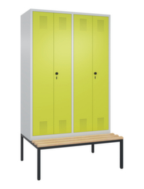 C+P Umkleideschrank Evolo mit untergebauter Sitzbank + 4 Abteile je 2 gemeinsam verschließbar, Abteilbreite 300 mm