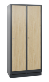 C+P Garderobenschrank Evolo mit 2 Abteilen + Dekortüren, Abteilbreite 400 mm