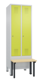 C+P Umkleideschrank Evolo mit vorgebauter Sitzbank + 2 Abteile, Abteilbreite 300 mm