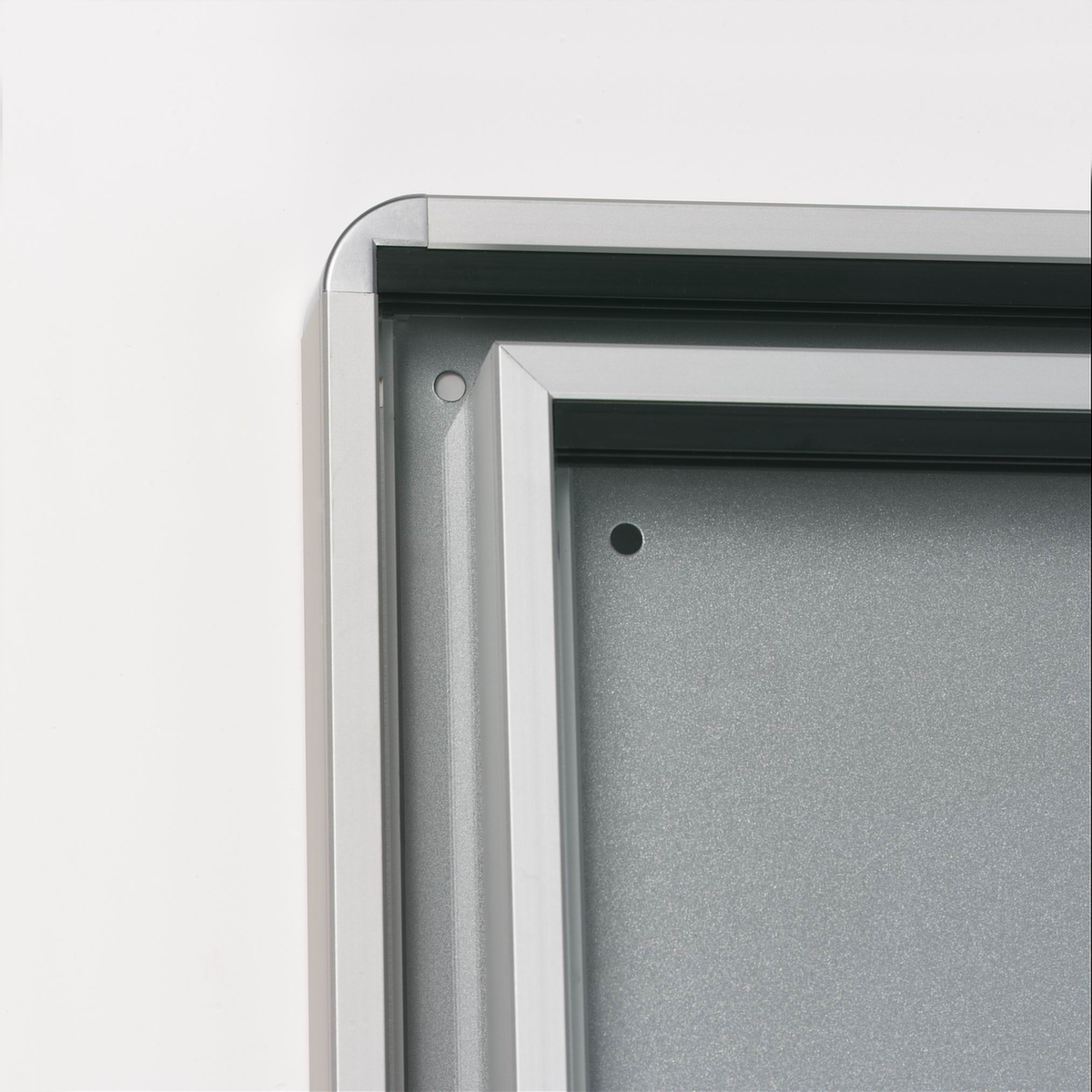 Farbiger Schaukasten mit Schiebetür für den Innenbereich Detail 1 ZOOM