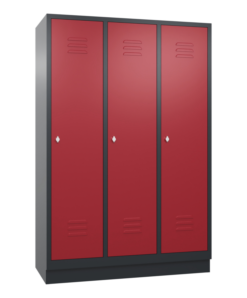 C+P Garderobenschrank Classic mit 3 Abteilen + Mitteltrennwand Türen geschlitzt, Abteilbreite 400 mm