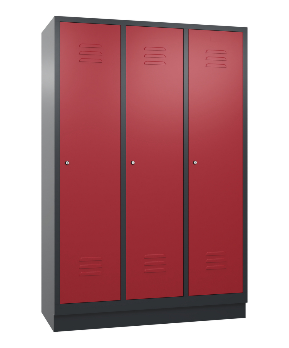 C+P Garderobenschrank Classic mit 3 Abteilen + Mitteltrennwand Türen geschlitzt, Abteilbreite 400 mm