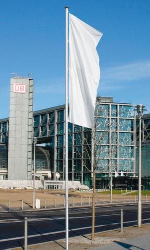 Fahnenmast mit Hissvorrichtung innen mit Handkurbel