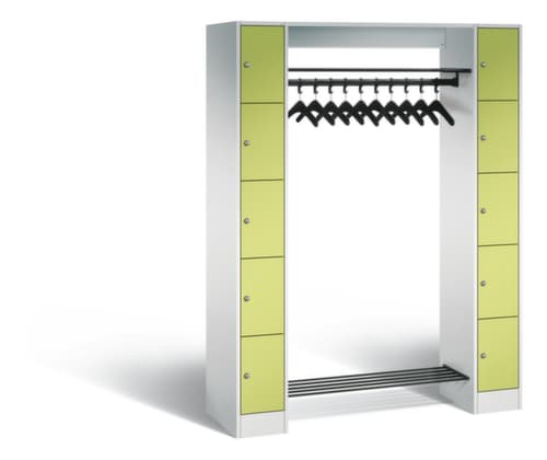 C+P Schließfach-Garderobe Classic mit je 5 Fächern rechts und links, Breite 1430 mm