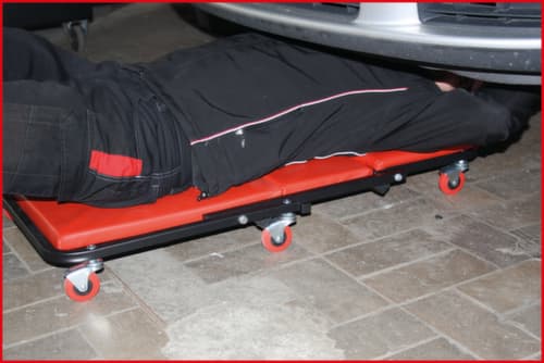 KS Tools Fahrbare Liege und Klappsitz