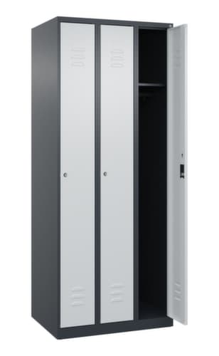 C+P Spind Classic Plus mit 3 Abteilen, Abteilbreite 250 mm
