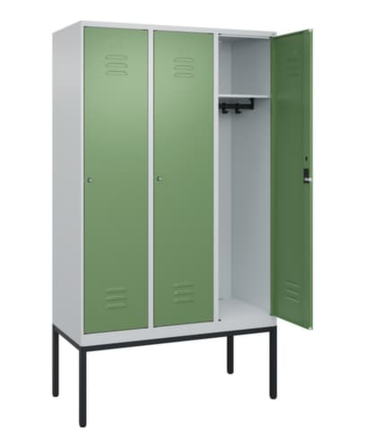 C+P Spind Classic Plus mit 3 Abteilen, Abteilbreite 400 mm