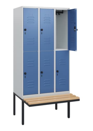 C+P Doppelstöckiger Spind Classic Plus mit Sitzbank, Abteilbreite 300 mm