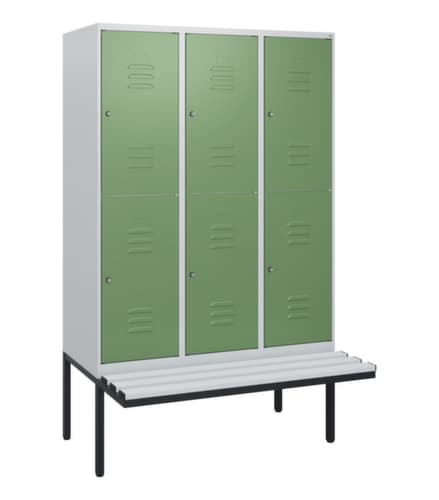 C+P Doppelstöckiger Spind Classic Plus mit Sitzbank, Abteilbreite 400 mm