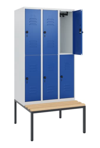 C+P Doppelstöckiger Spind Classic Plus mit Sitzbank, Abteilbreite 300 mm